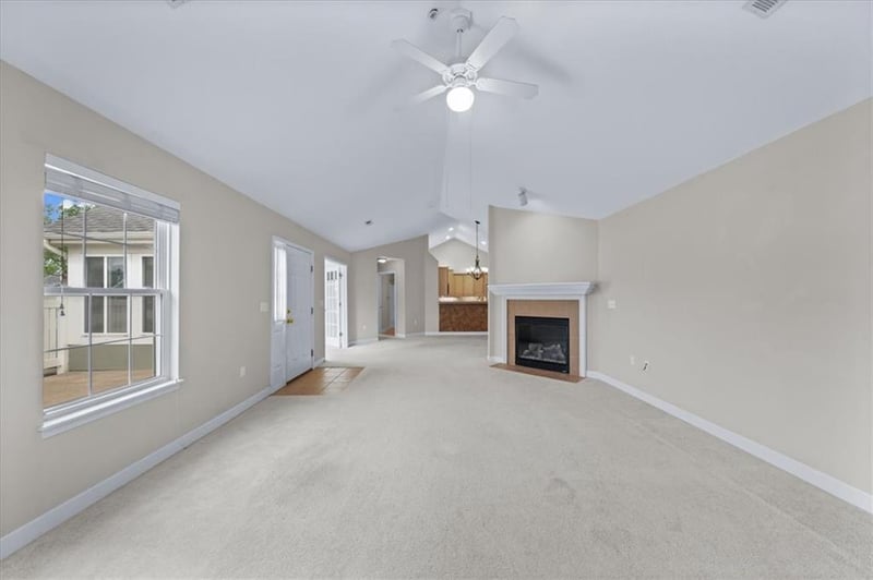 7127 Meadow View St, Shawnee, KS 66227