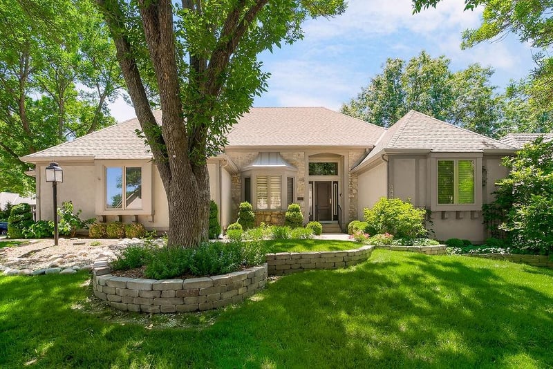 4441 124th Ter, Leawood, KS 66209