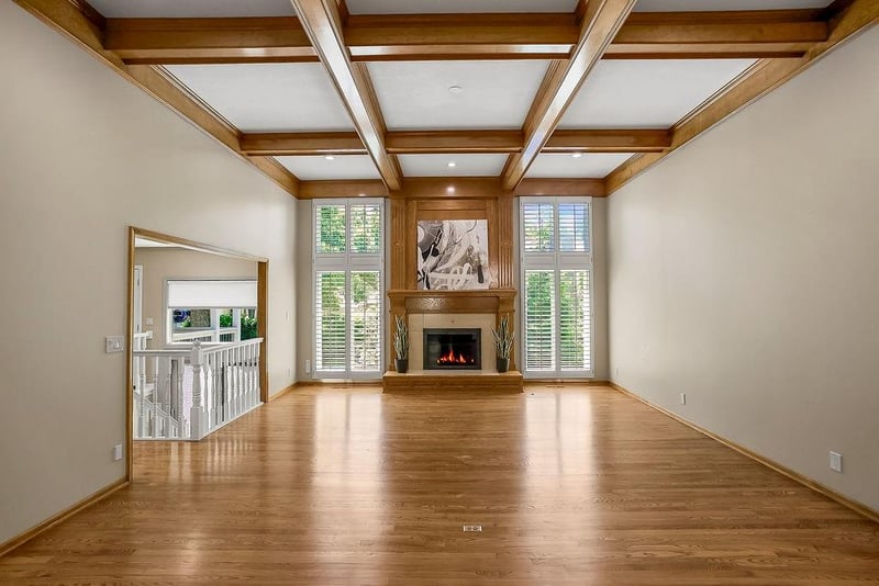 4441 124th Ter, Leawood, KS 66209