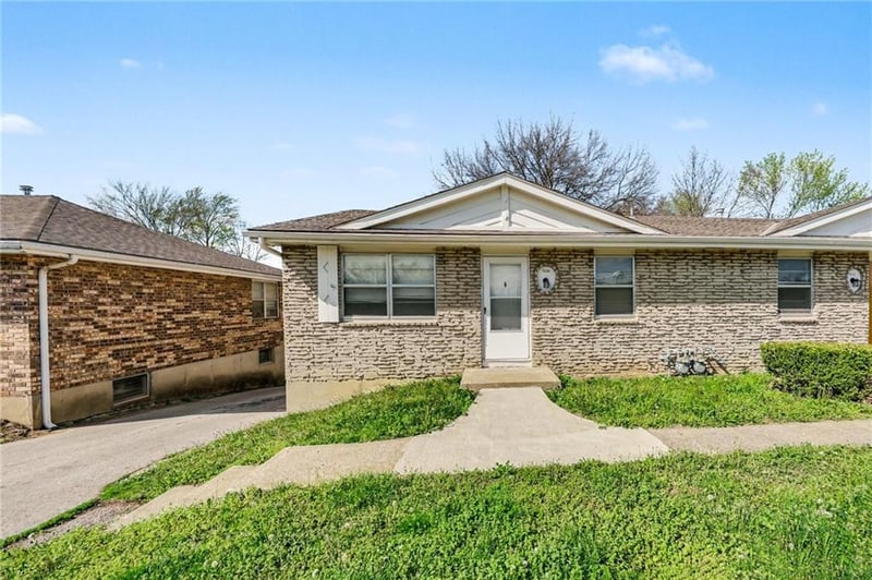 3520 72nd St, Kansas City, MO 64119