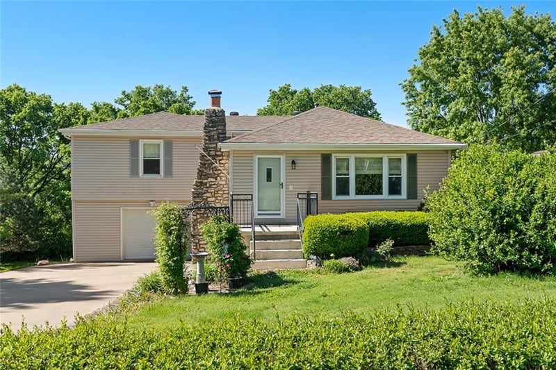 6629 Berry Rd, Kansas City, KS 66106