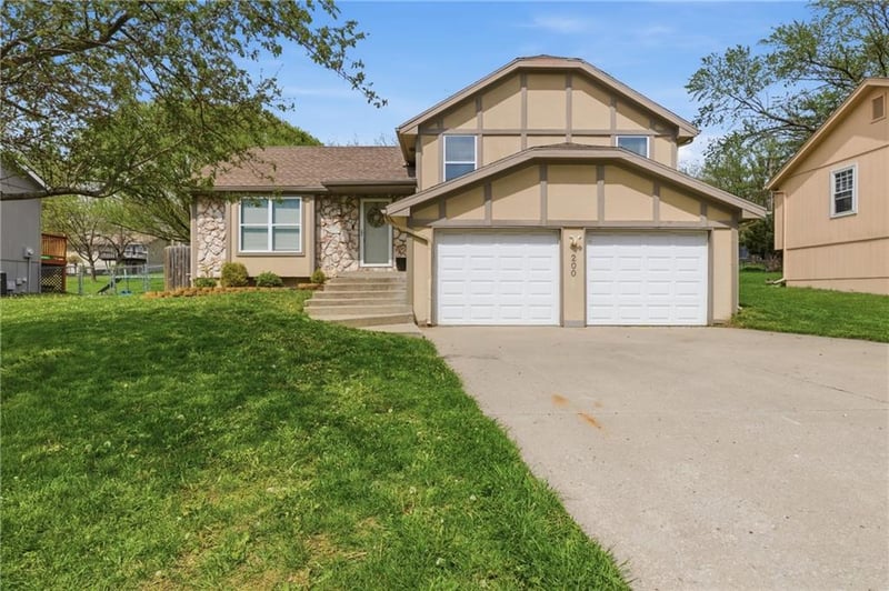 200 109th St, Kansas City, MO 64155