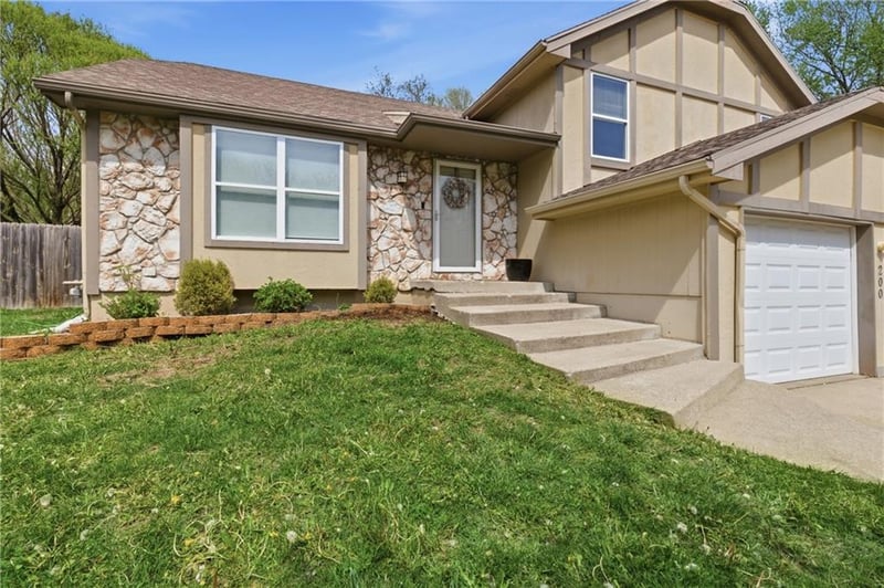 200 109th St, Kansas City, MO 64155