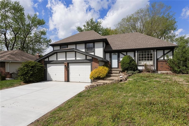 10904 81st St, Raytown, MO 64138