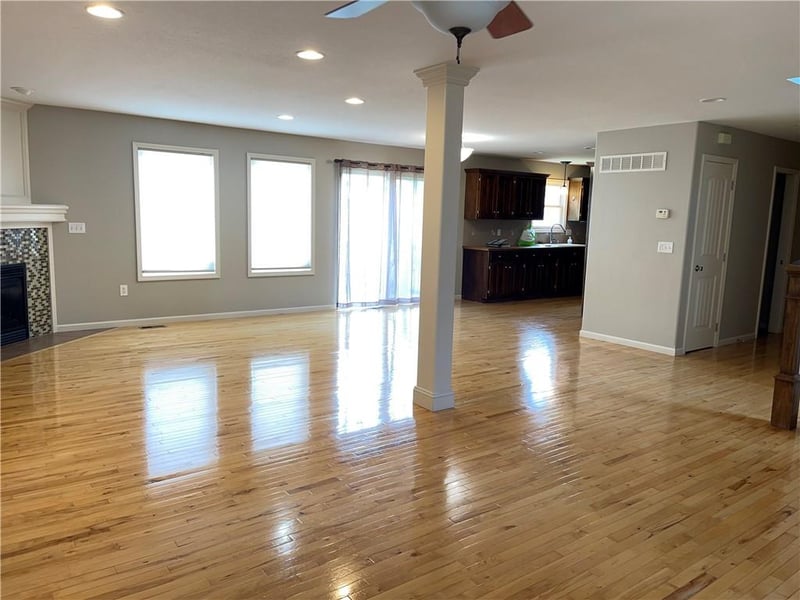 1104 Tamarisk Dr, Leavenworth, KS 66048
