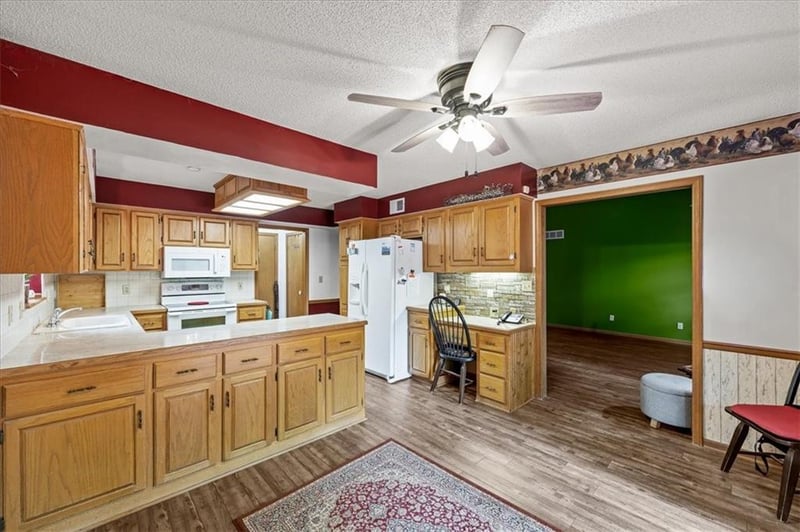 11720 Troost Ave, Kansas City, MO 64131