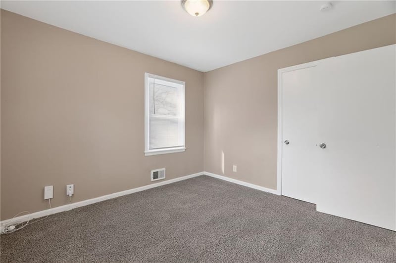 5842 Bellefontaine Ave, Kansas City, MO 64130