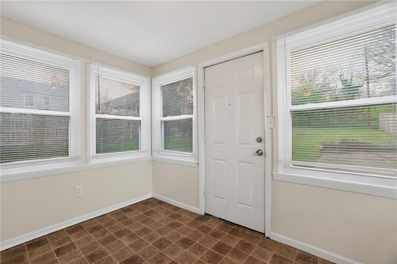 5842 Bellefontaine Ave, Kansas City, MO 64130