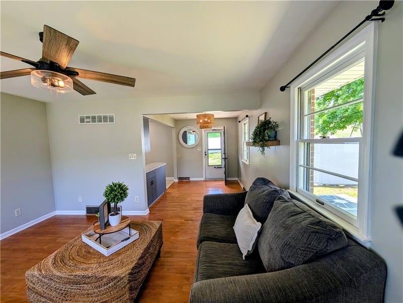 3410 Lantern Ln, St Joseph, MO 64506