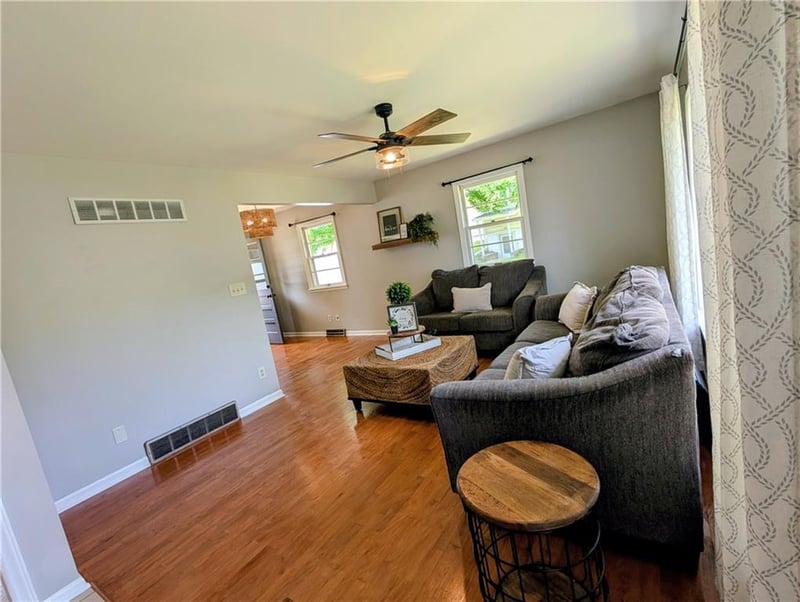 3410 Lantern Ln, St Joseph, MO 64506