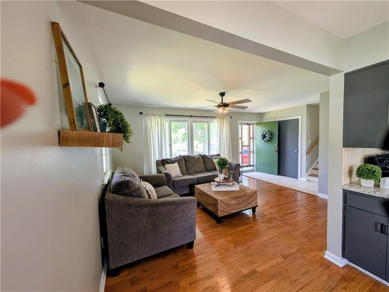 3410 Lantern Ln, St Joseph, MO 64506