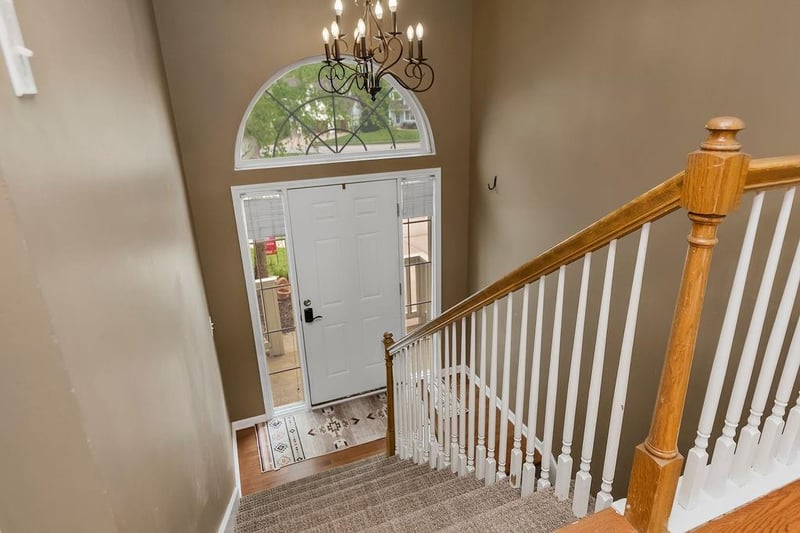 1307 Honeysuckle Ct, Liberty, MO 64068