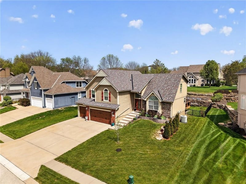6719 Monticello Ter, Parkville, MO 64152