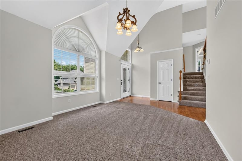 6719 NW Monticello Ter, Parkville, MO 64152