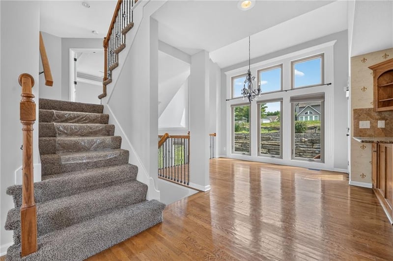 6719 NW Monticello Ter, Parkville, MO 64152