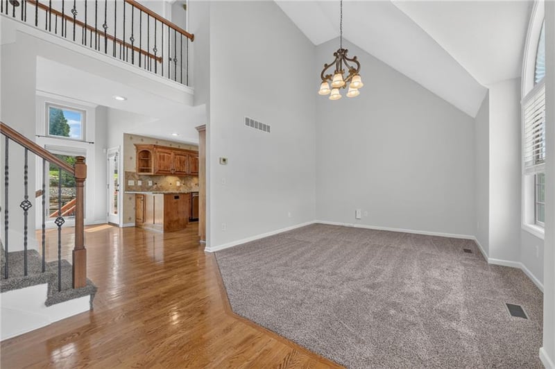 6719 NW Monticello Ter, Parkville, MO 64152