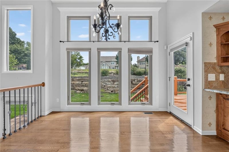 6719 NW Monticello Ter, Parkville, MO 64152