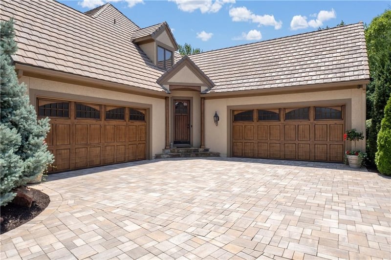 3701 140th St, Leawood, KS 66224