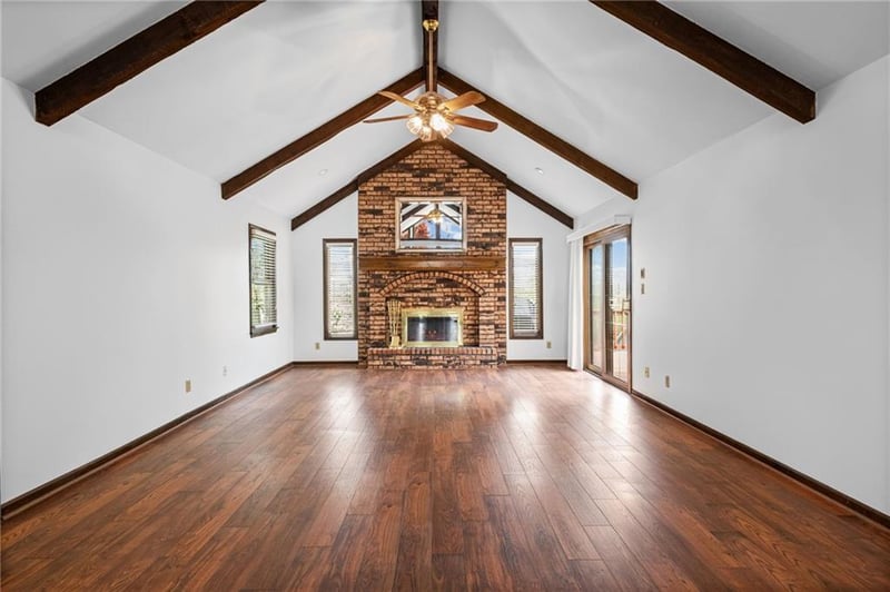 5510 Raintree Dr, Kansas City, MO 64152