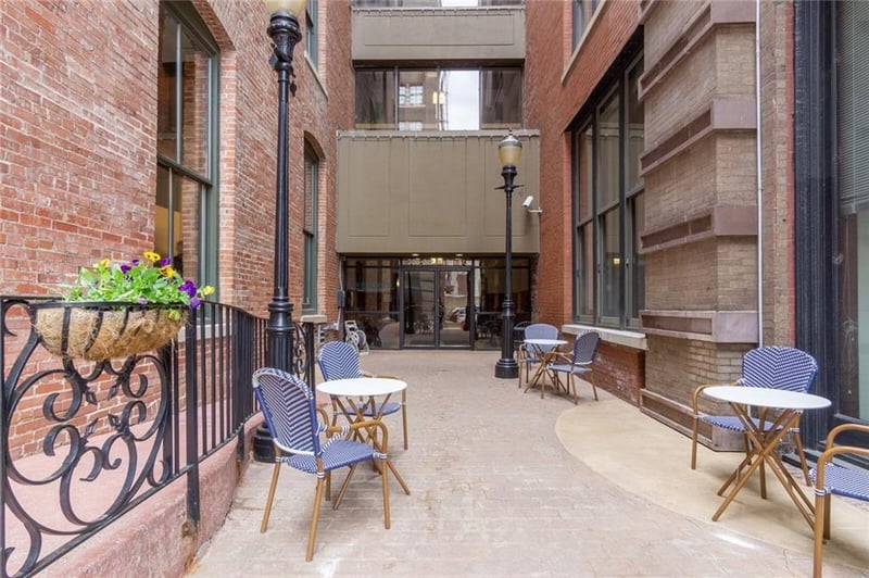 308 W 8th St #306, Kansas City, MO 64105