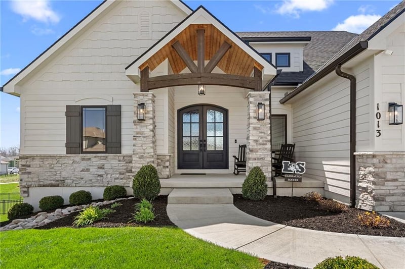 1013 Old Hickory Rd, Greenwood, MO 64034