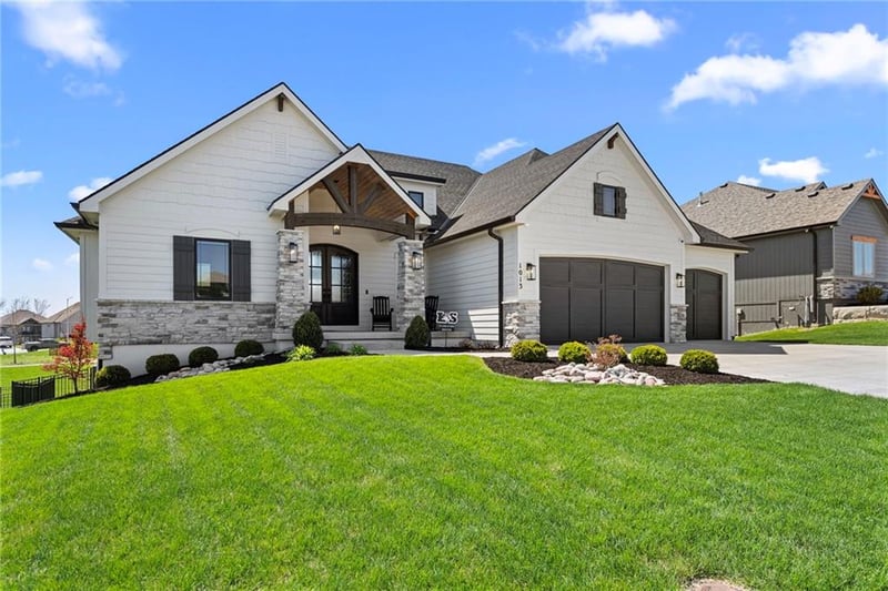 1013 Old Hickory Rd, Greenwood, MO 64034