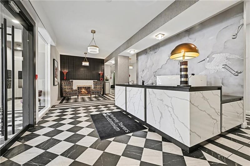 4545 Wornall Rd #101, Kansas City, MO 64111