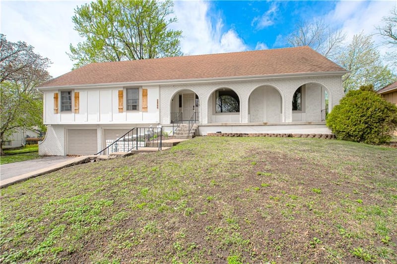 12706 Corrington Ave, Grandview, MO 64030