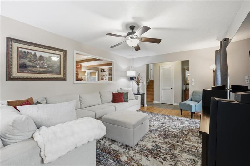 10718 102nd St, Overland Park, KS 66214