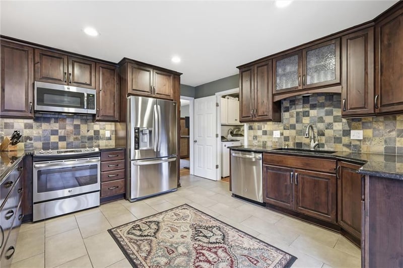 10718 W 102nd St, Overland Park, KS 66214