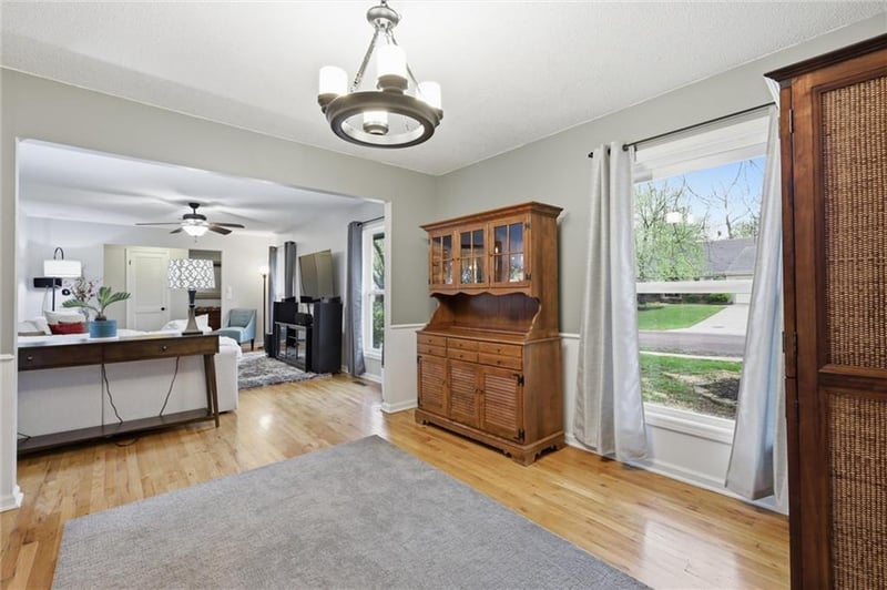 10718 W 102nd St, Overland Park, KS 66214