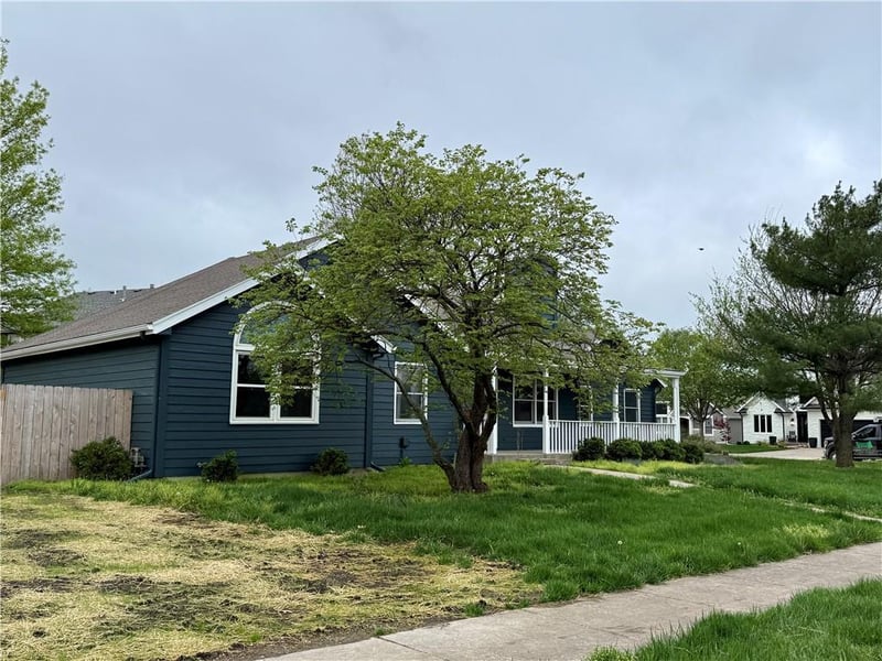1729 Maple St, Ottawa, KS 66067