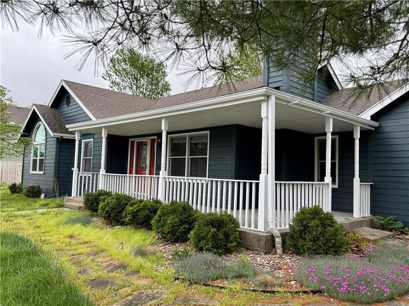 1729 Maple St, Ottawa, KS 66067
