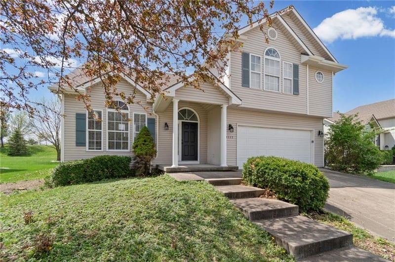 9112 Camden Ave, Kansas City, MO 64154