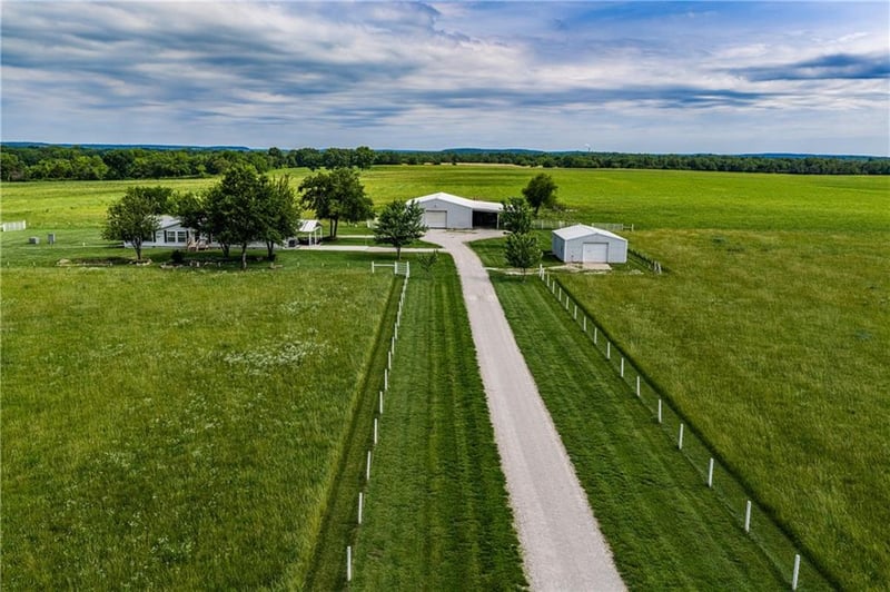 22176 1100th Rd, Pleasanton, KS 66075