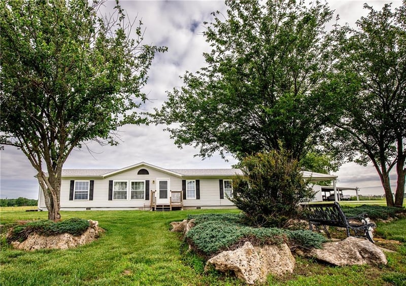 22176 1100th Rd, Pleasanton, KS 66075