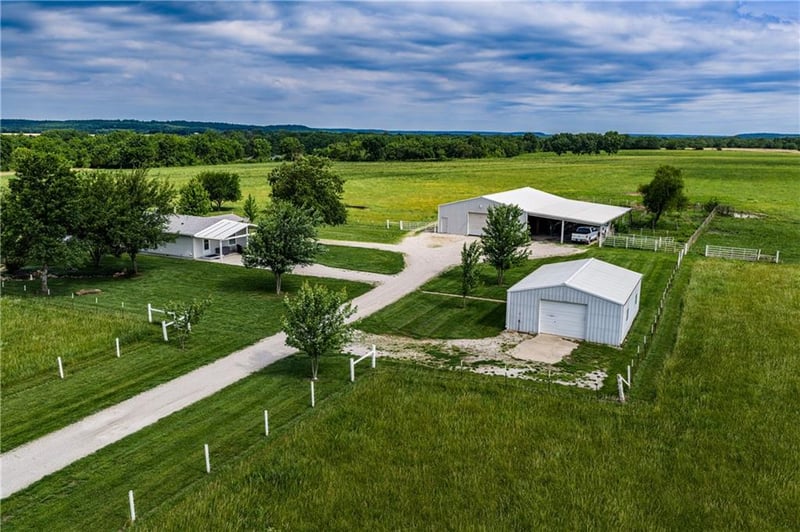 22176 1100th Rd, Pleasanton, KS 66075