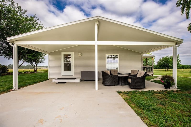 22176 E 1100th Rd, Pleasanton, KS 66075