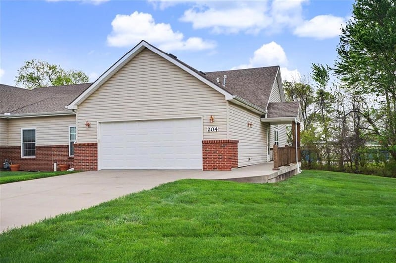 204 Crimson Ave, Baldwin City, KS 66006