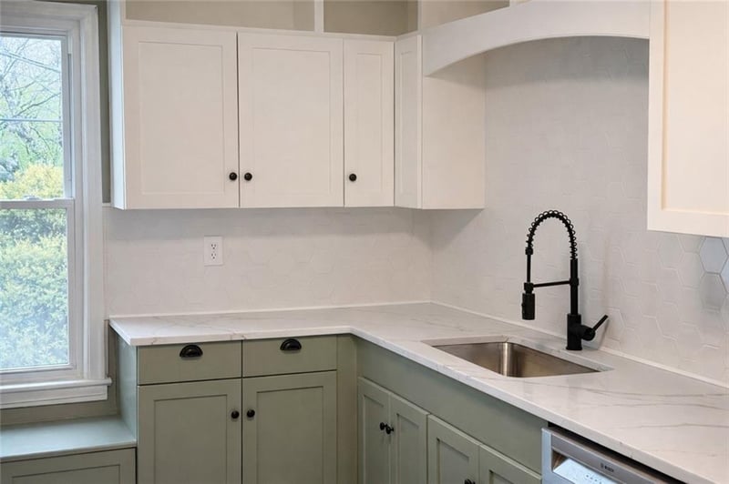 2209 39th Ter, Kansas City, MO 64116