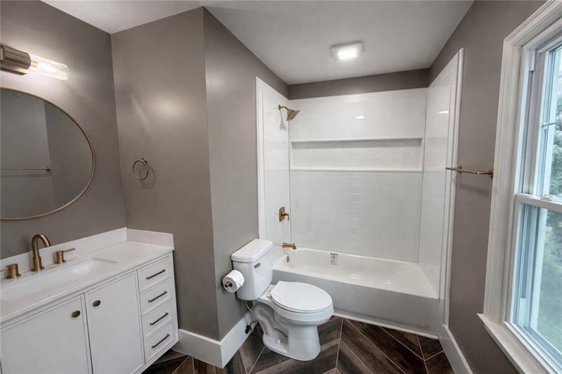 2209 39th Ter, Kansas City, MO 64116