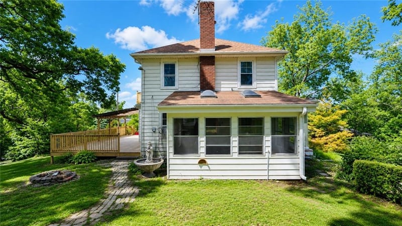 2209 39th Ter, Kansas City, MO 64116
