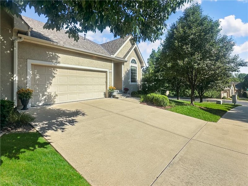 6125 Allman St, Shawnee, KS 66217