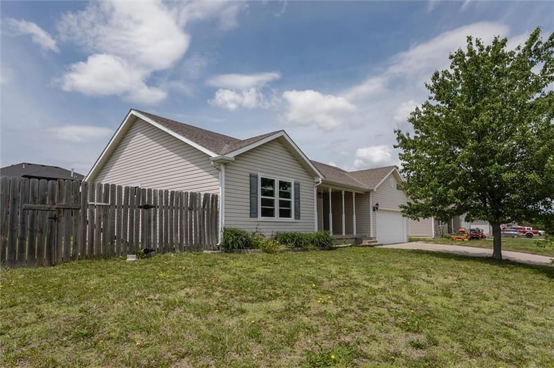 406 Jackson St, Archie, MO 64725