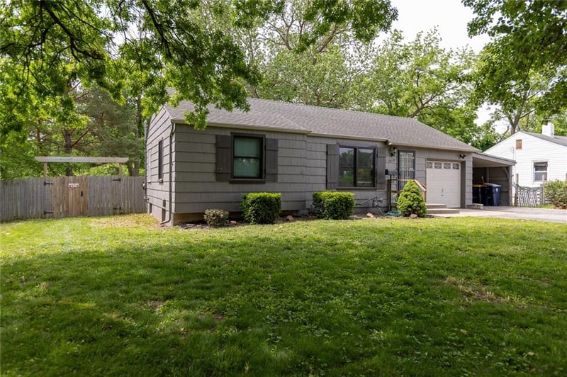 2619 56th St, Kansas City, MO 64119
