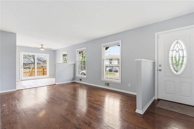 9009 Kentucky Ave, Kansas City, MO 64138