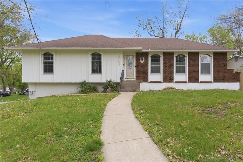 9009 Kentucky Ave, Kansas City, MO 64138