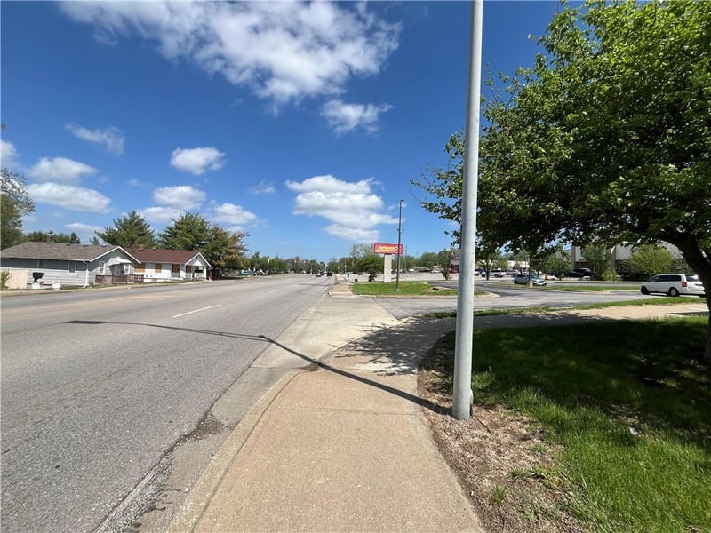 2335 Sterling Ave, Independence, MO 64052