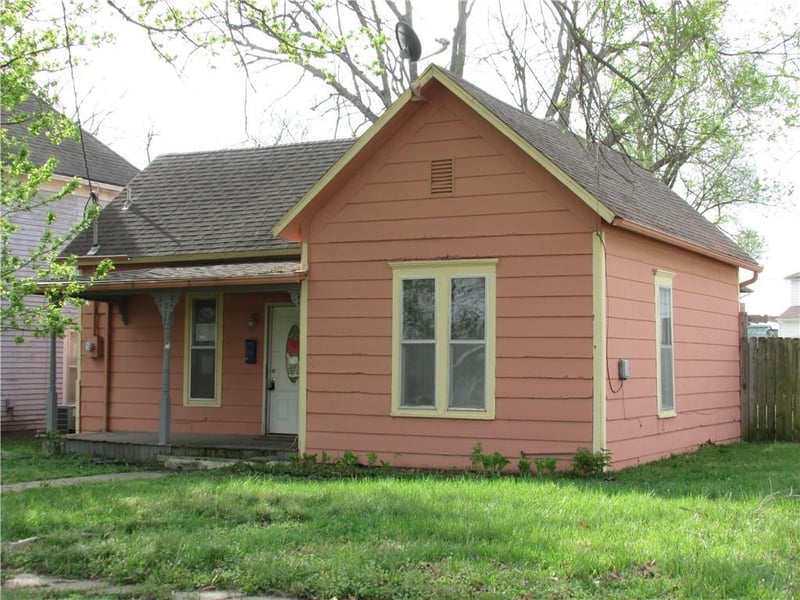 517 Lincoln Ave, Osawatomie, KS 66064