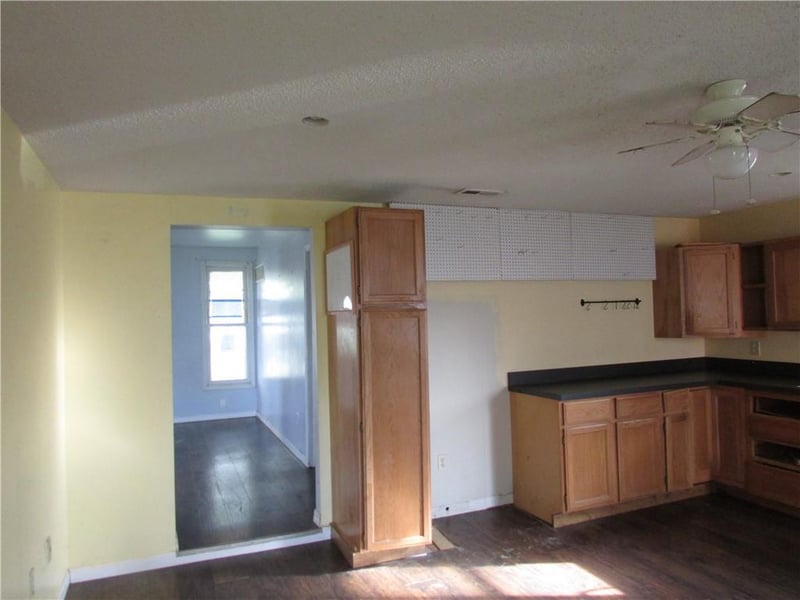 517 Lincoln Ave, Osawatomie, KS 66064